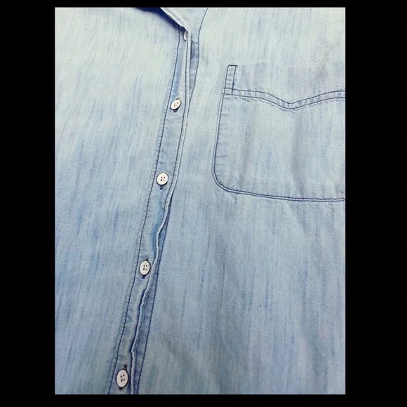 Old navy denim top - Picture 2 of 3